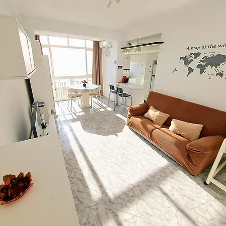 Sea Front Апартаменти *